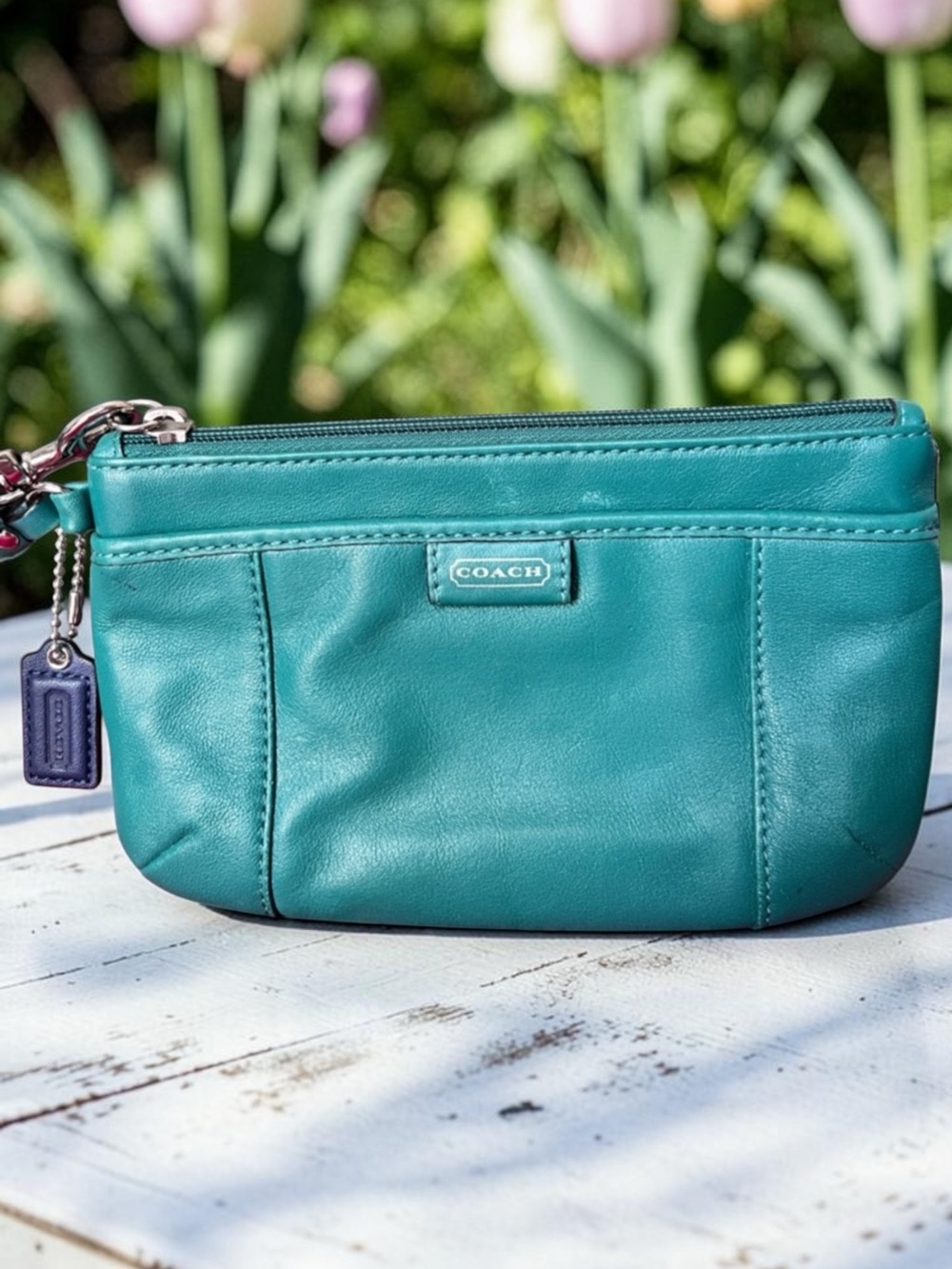 Coach Daisy green leather wristlet like new